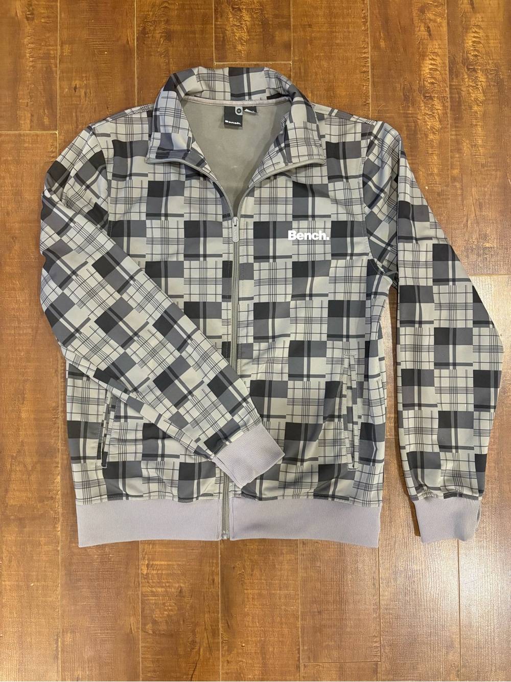 Bench Men's Black and Tan Plaid Lightweight Zip Jacket.  Size M